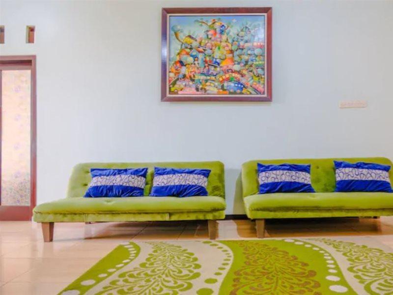 Oyo 2376 Tiara Family Residence Batu  Exterior foto