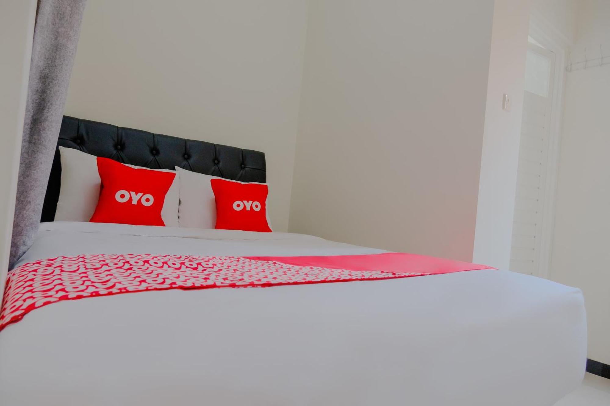Oyo 2376 Tiara Family Residence Batu  Exterior foto