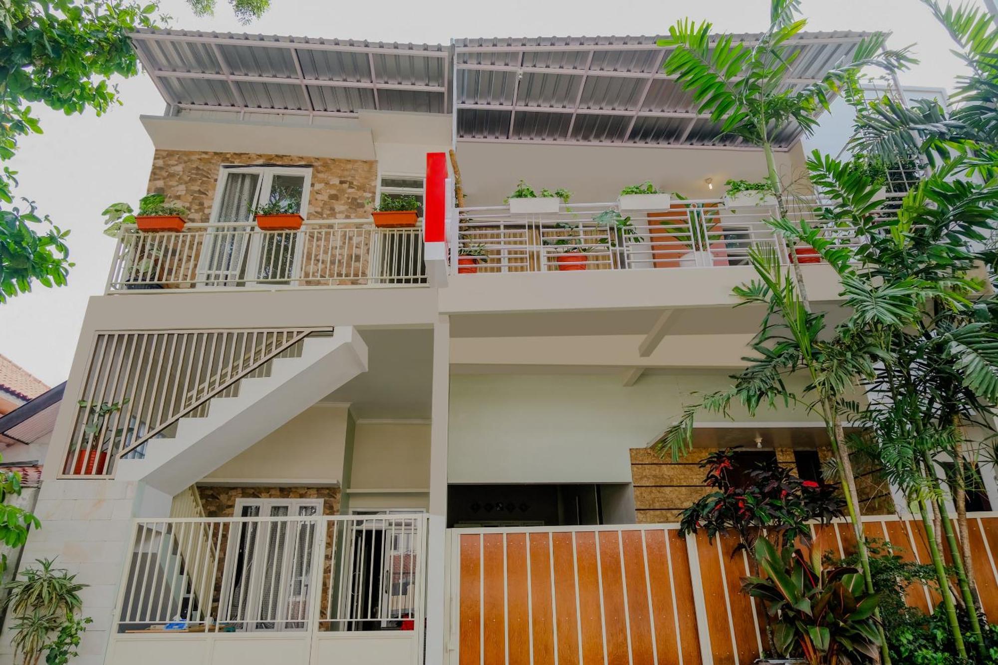 Oyo 2376 Tiara Family Residence Batu  Exterior foto