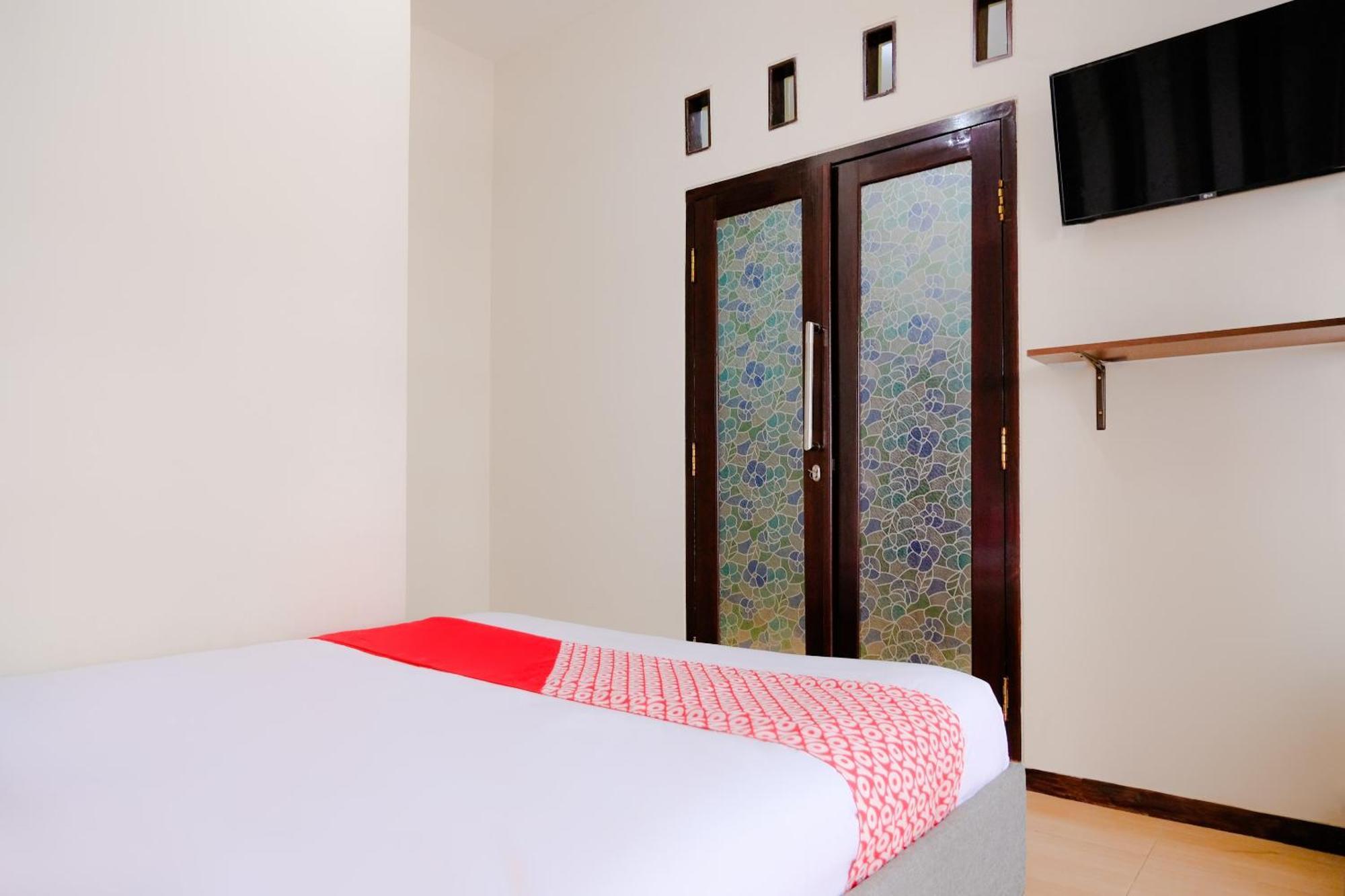 Oyo 2376 Tiara Family Residence Batu  Exterior foto